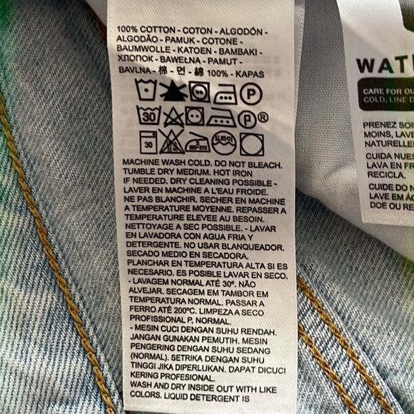 Levi's Wedgie Straight Button Down Ripped Jans Size 28 - Picture 9 of 9